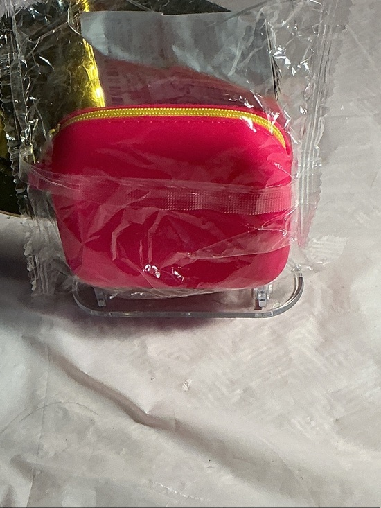 The Unbranded Brand Handbags - Bright Pink Compact Zipper Pouch - Women's Bag